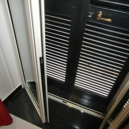 Heart Of Naples Apartment Екстериор снимка